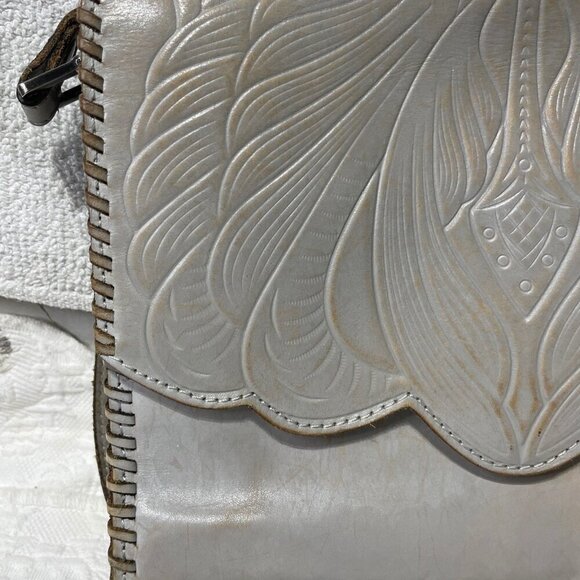 Patricia Nash Handcrafted Beige Tooled Leather Crossbody Bag Adjustable Strap - Picture 3 of 11